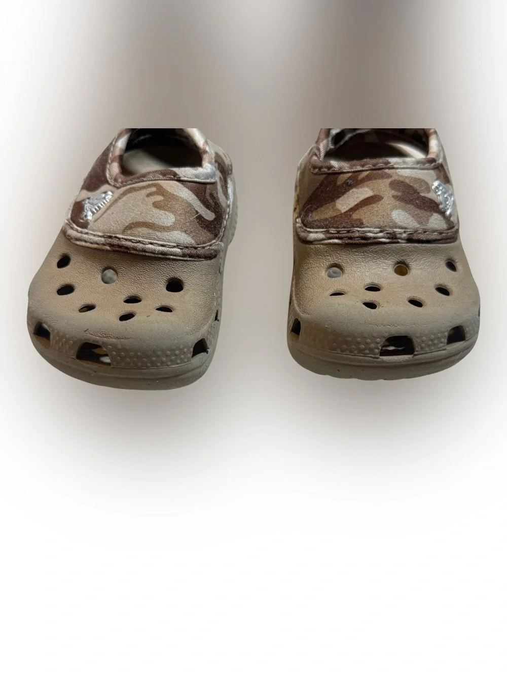 Crocs Classic Cayman Camo Fabric Heel Strap Toddler 4 5‎ Clogs Khaki Tan Kids